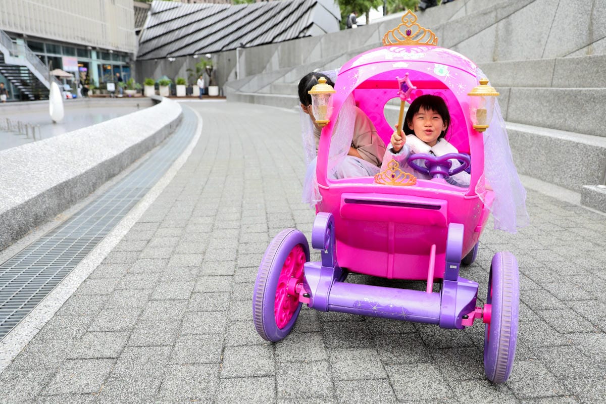 桃園兒童電動車租借 寶貝酷車車(桃園藝文門市) 公主南瓜馬車.哈雷重機.Hello Kitty電動跑車.消防車.怪手.警車.坦克車.馬力歐賽車 - 第10張圖 桃園兒童電動車租借 寶貝酷車車(桃園藝文門市) 公主南瓜馬車.哈雷重機.Hello Kitty電動跑車.消防車.怪手.警車.坦克車.馬力歐賽車