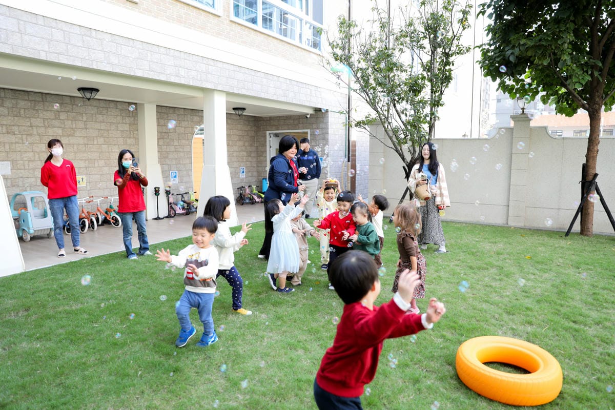 蘆洲雙語幼兒園參訪 新北市私立雄林國際幼兒園 (英國皇家教育學院體系) 綠建築與多元課程