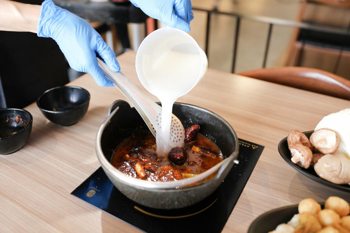 桃園吃到飽火鍋推薦! 肉多多火鍋(桃園中華店) 70多種自助吧吃到飽只要268元,期間限定全台全天候不限時! 輕量級套餐299元起,CP值超高!(西門店.淡水店例假日除外,湯底.服務費另計) - 第16張圖 桃園吃到飽火鍋推薦! 肉多多火鍋(桃園中華店) 70多種自助吧吃到飽只要268元,期間限定全台全天候不限時! 輕量級套餐299元起,CP值超高!(西門店.淡水店例假日除外,湯底.服務費另計)