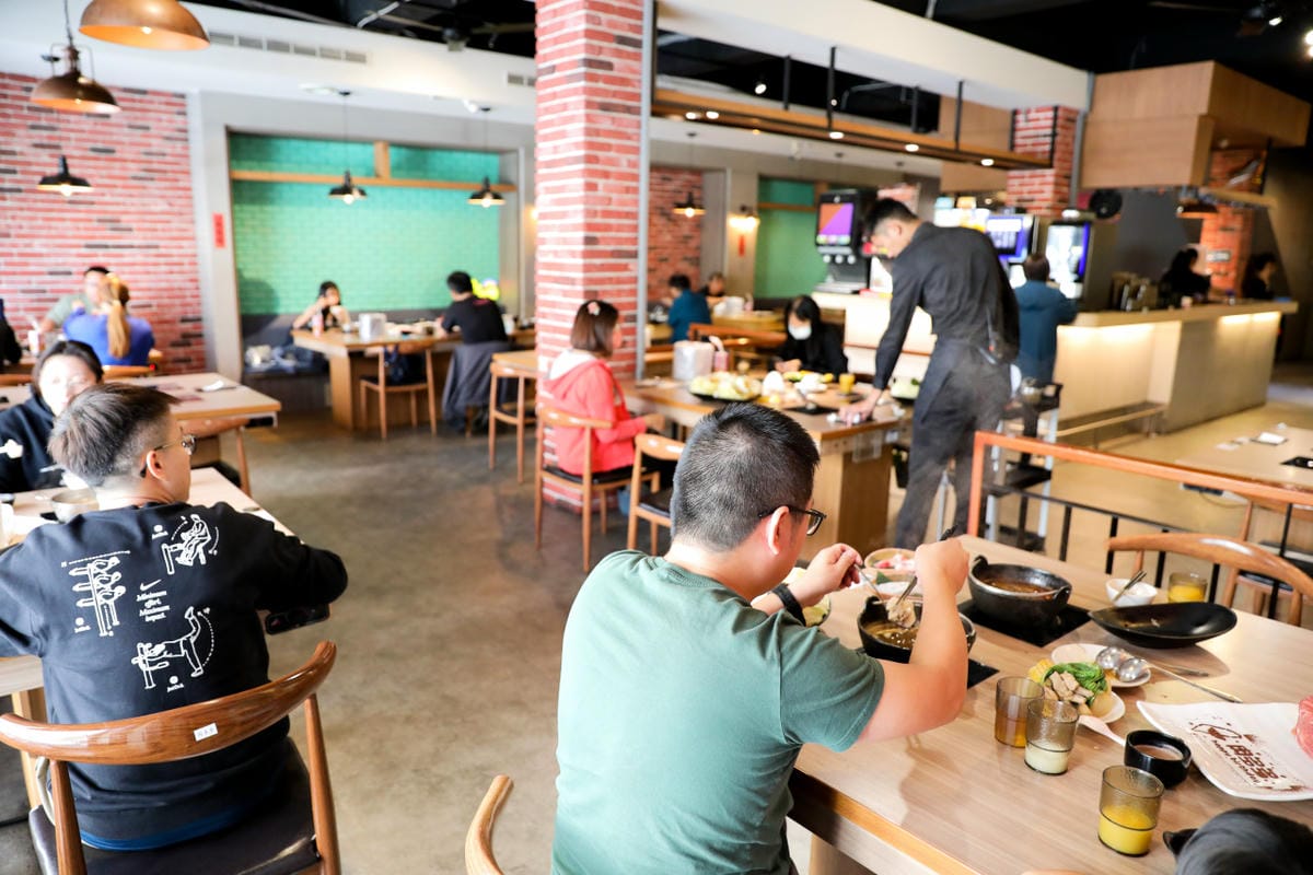 桃園吃到飽火鍋推薦! 肉多多火鍋(桃園中華店) 70多種自助吧吃到飽只要268元,期間限定全台全天候不限時! 輕量級套餐299元起,CP值超高!(西門店.淡水店例假日除外,湯底.服務費另計) - 第36張圖 桃園吃到飽火鍋推薦! 肉多多火鍋(桃園中華店) 70多種自助吧吃到飽只要268元,期間限定全台全天候不限時! 輕量級套餐299元起,CP值超高!(西門店.淡水店例假日除外,湯底.服務費另計)