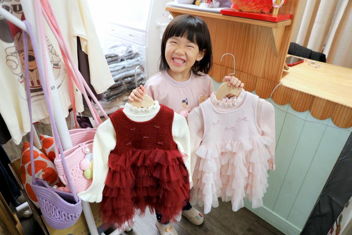 台北實體童裝店推薦! 童衣窩.兒童服飾專賣店 2026過年治裝就來這~氣質洋裝.毛呢大衣.可愛背心.韓風外套 - 第10張圖 台北實體童裝店推薦! 童衣窩.兒童服飾專賣店 2026過年治裝就來這~氣質洋裝.毛呢大衣.可愛背心.韓風外套