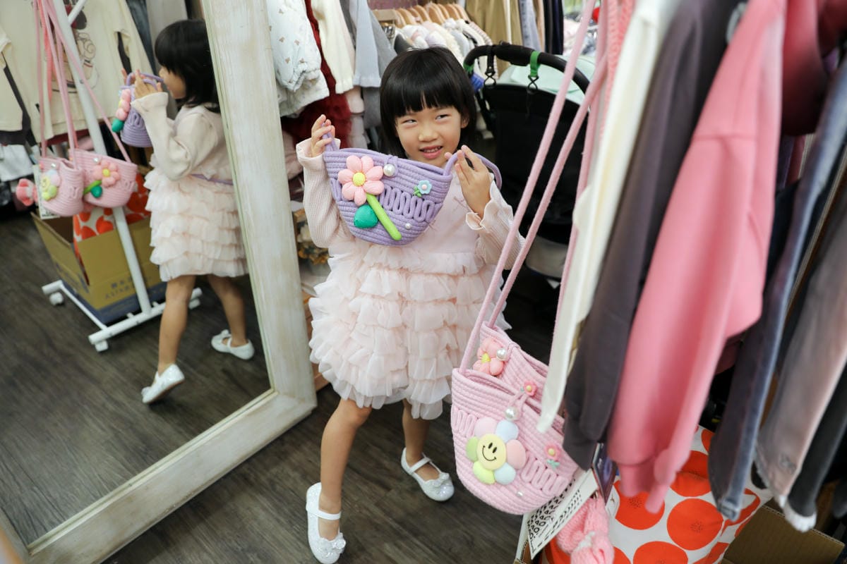 台北實體童裝店推薦! 童衣窩.兒童服飾專賣店 2026過年治裝就來這~氣質洋裝.毛呢大衣.可愛背心.韓風外套 - 第18張圖 台北實體童裝店推薦! 童衣窩.兒童服飾專賣店 2026過年治裝就來這~氣質洋裝.毛呢大衣.可愛背心.韓風外套