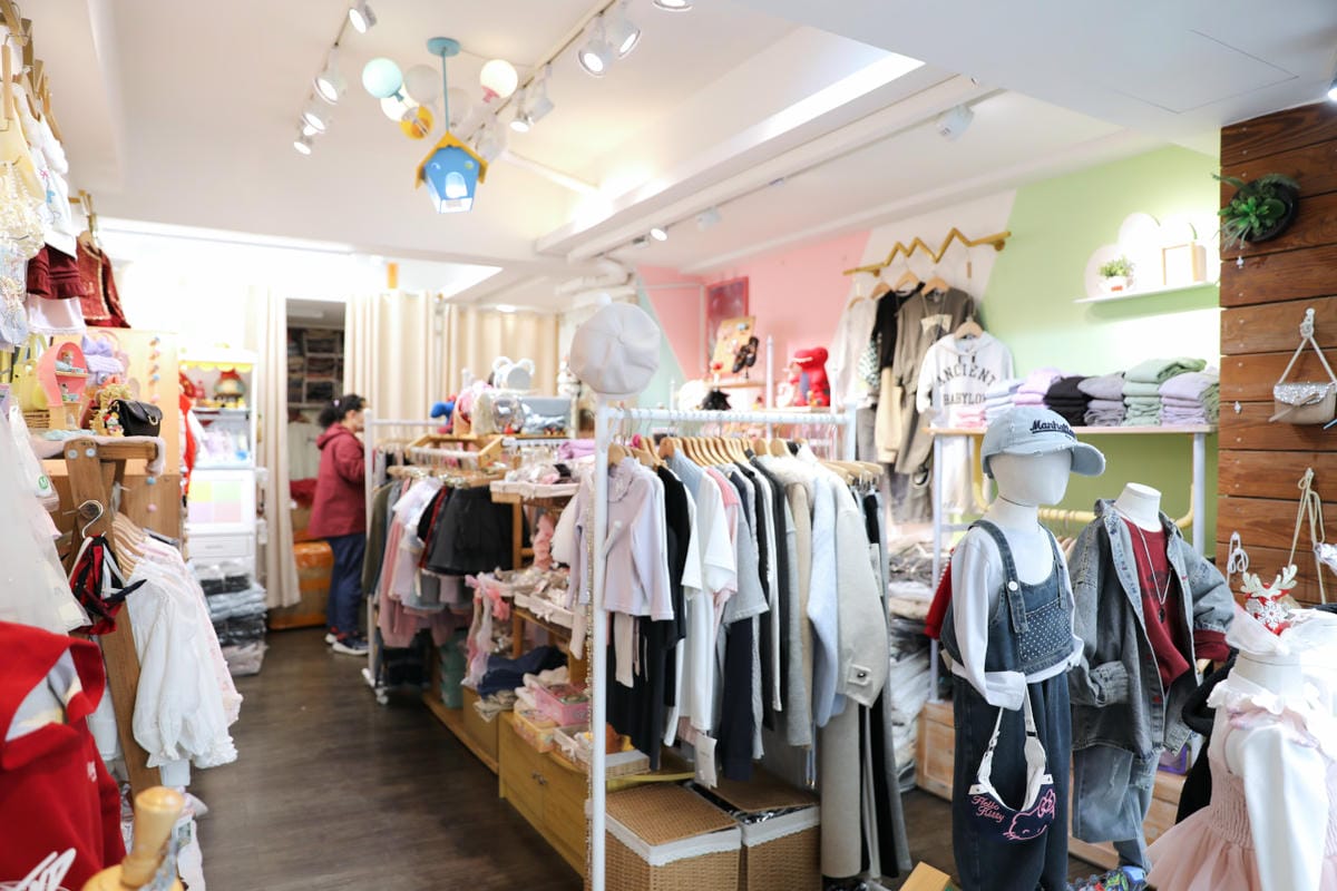 台北實體童裝店推薦! 童衣窩.兒童服飾專賣店 2026過年治裝就來這~氣質洋裝.毛呢大衣.可愛背心.韓風外套 - 第4張圖 台北實體童裝店推薦! 童衣窩.兒童服飾專賣店 2026過年治裝就來這~氣質洋裝.毛呢大衣.可愛背心.韓風外套