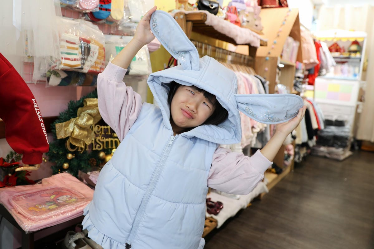 台北實體童裝店推薦! 童衣窩.兒童服飾專賣店 2026過年治裝就來這~氣質洋裝.毛呢大衣.可愛背心.韓風外套 - 第32張圖 台北實體童裝店推薦! 童衣窩.兒童服飾專賣店 2026過年治裝就來這~氣質洋裝.毛呢大衣.可愛背心.韓風外套