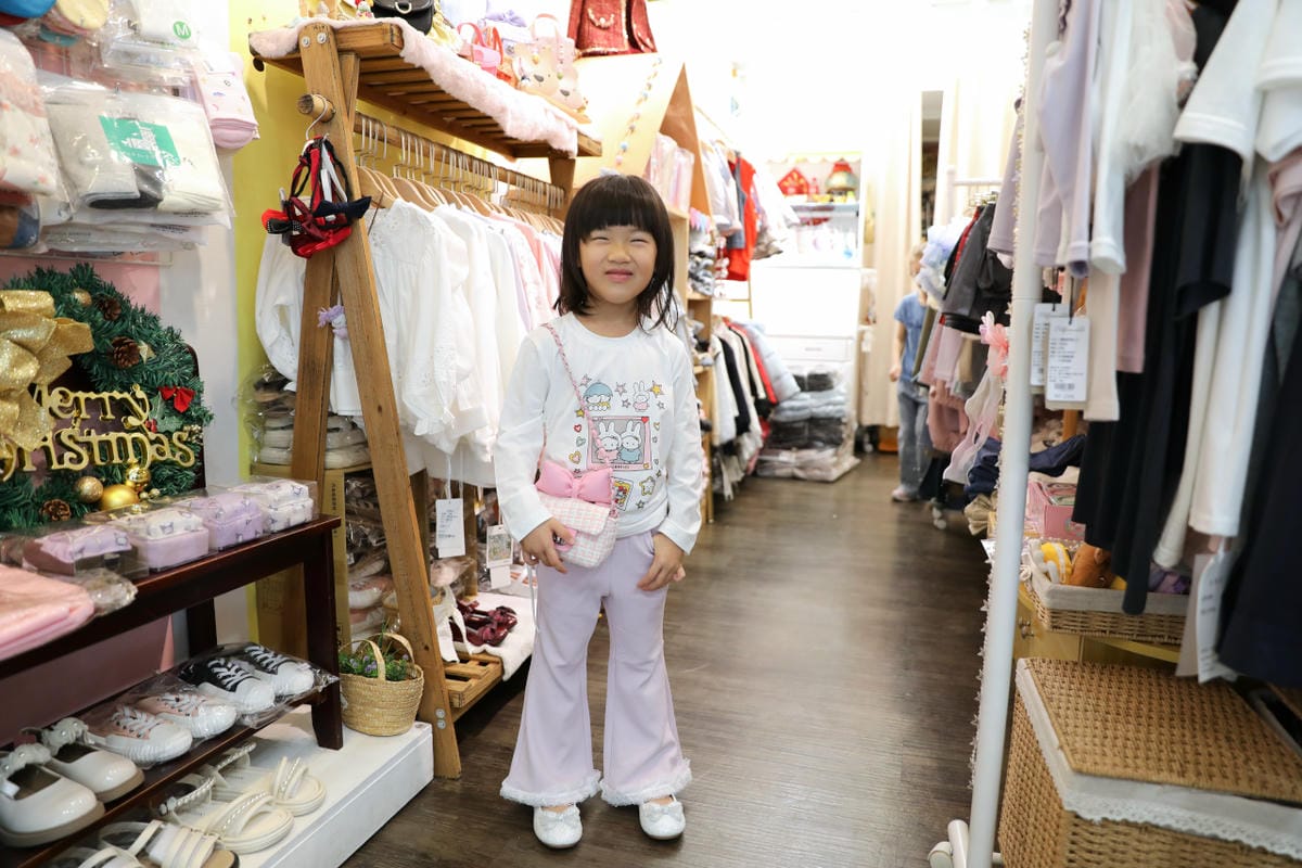 台北實體童裝店推薦! 童衣窩.兒童服飾專賣店 2026過年治裝就來這~氣質洋裝.毛呢大衣.可愛背心.韓風外套 - 第35張圖 台北實體童裝店推薦! 童衣窩.兒童服飾專賣店 2026過年治裝就來這~氣質洋裝.毛呢大衣.可愛背心.韓風外套