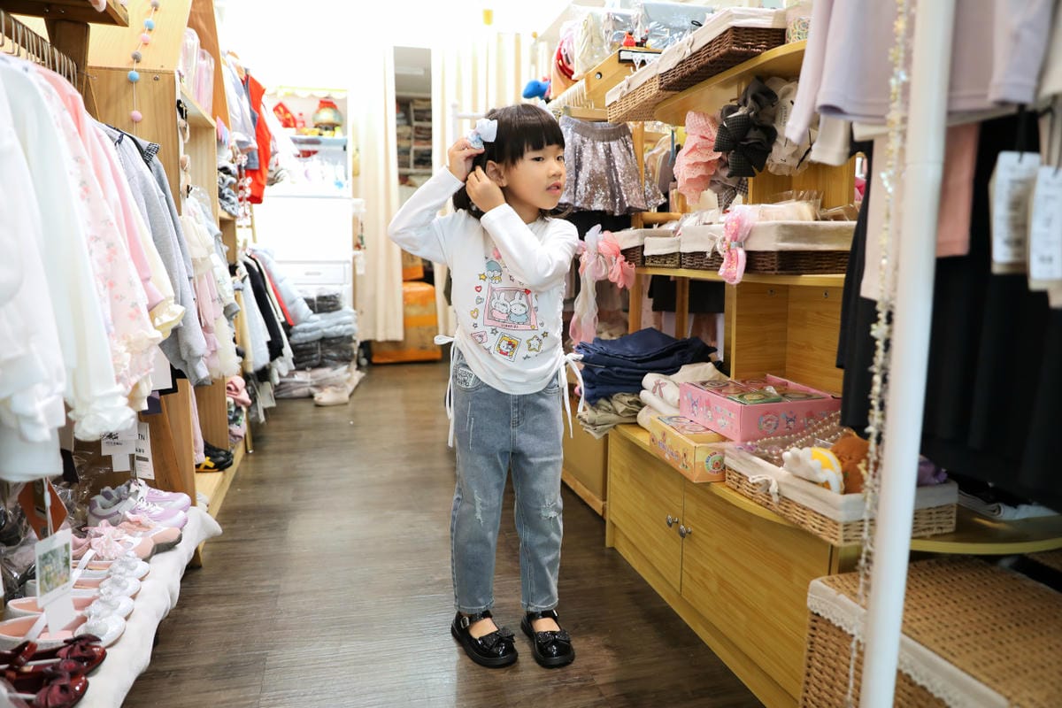 台北實體童裝店推薦! 童衣窩.兒童服飾專賣店 2026過年治裝就來這~氣質洋裝.毛呢大衣.可愛背心.韓風外套 - 第23張圖 台北實體童裝店推薦! 童衣窩.兒童服飾專賣店 2026過年治裝就來這~氣質洋裝.毛呢大衣.可愛背心.韓風外套