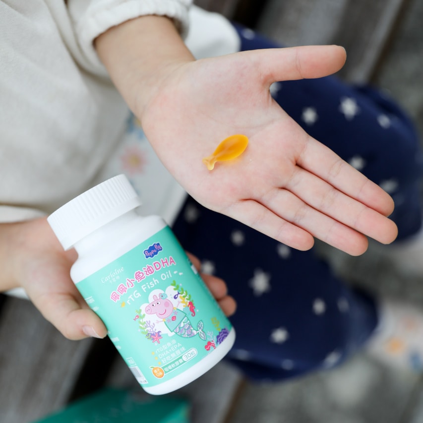高評價無腥味兒童魚油推薦！卡蘿琳佩佩小魚油，醫生建議補充DHA+EPA，專注力更集中