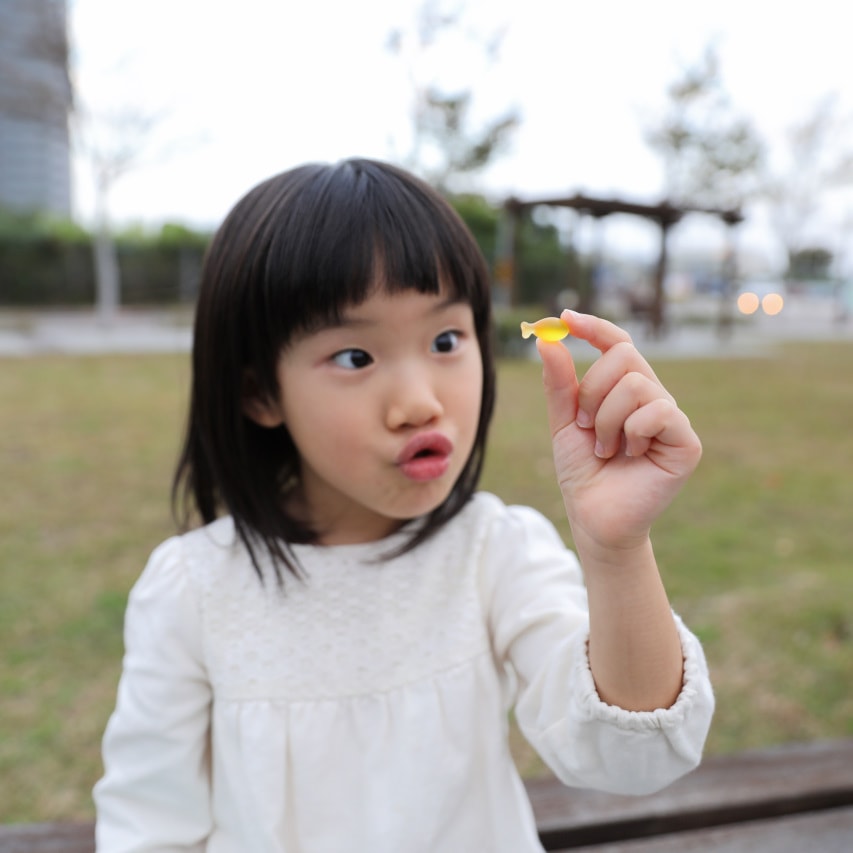 高評價無腥味兒童魚油推薦！卡蘿琳佩佩小魚油，醫生建議補充DHA+EPA，專注力更集中