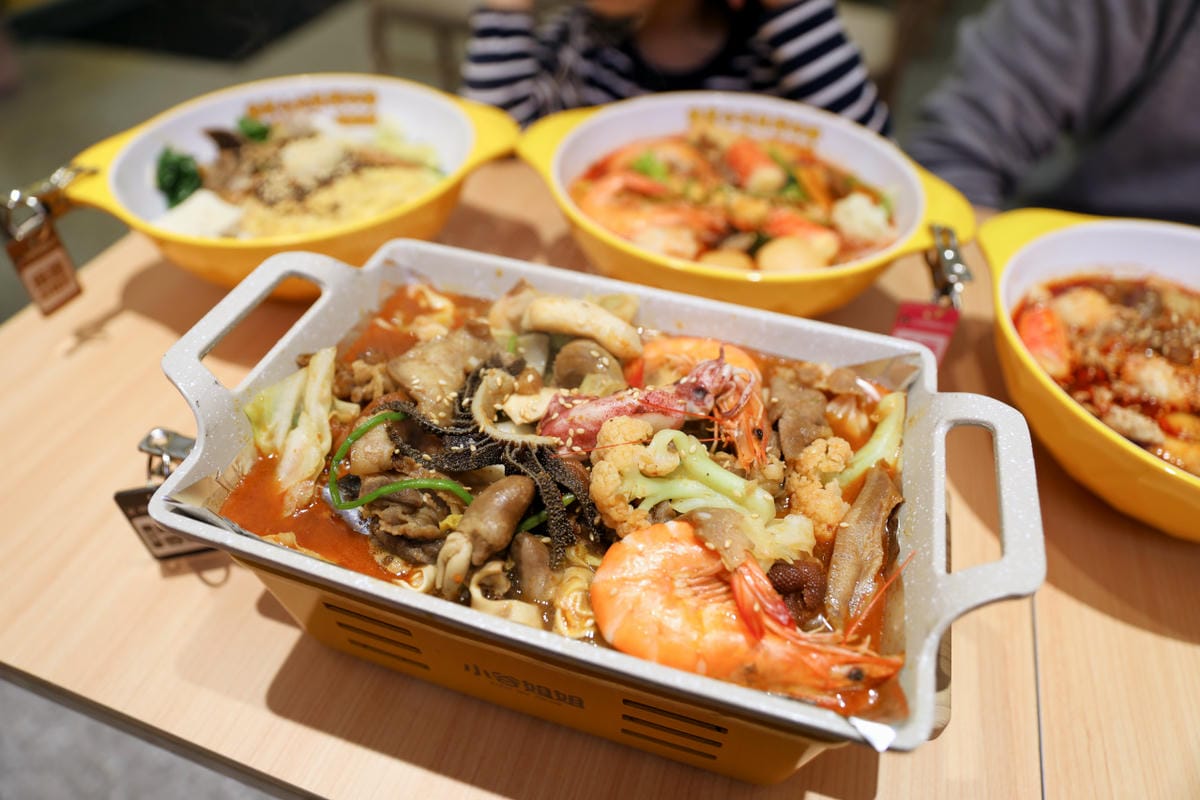 台北麻辣燙推薦! 小谷姐姐 麻辣拌・麻辣燙・鐵板香鍋 自由選菜.白飯免費續 小資族的最愛!