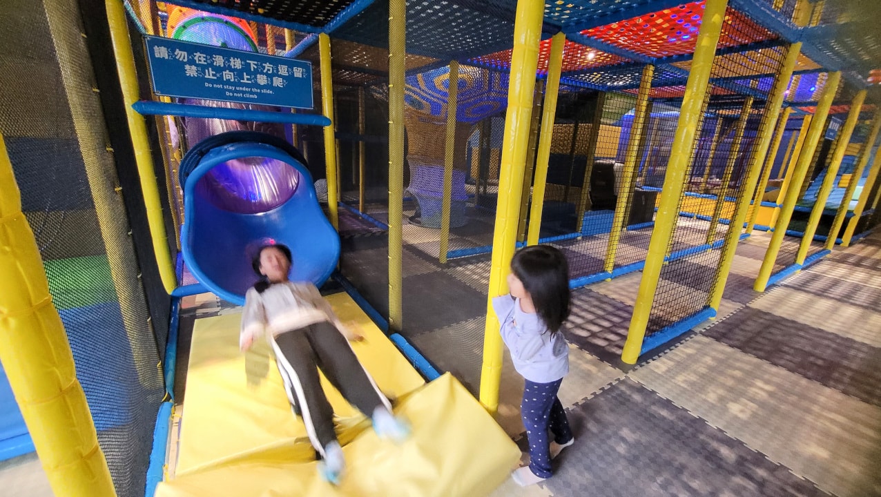 極致放電型的台北室內兒童遊樂場推薦! 爬爬客親子樂園(南港中信店) 全日暢玩只要299 - 第11張圖 極致放電型的台北室內兒童遊樂場推薦! 爬爬客親子樂園(南港中信店) 全日暢玩只要299