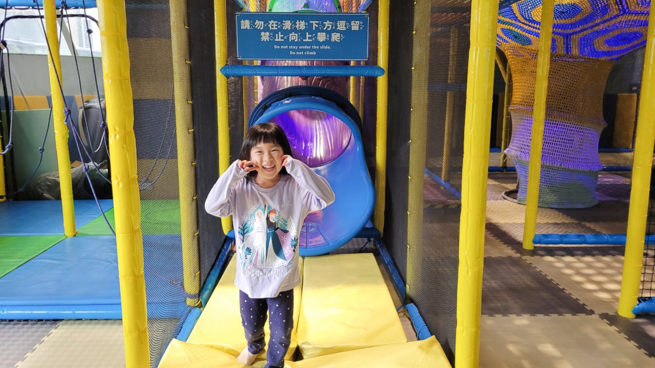 極致放電型的台北室內兒童遊樂場推薦! 爬爬客親子樂園(南港中信店) 全日暢玩只要299 - 第12張圖 極致放電型的台北室內兒童遊樂場推薦! 爬爬客親子樂園(南港中信店) 全日暢玩只要299