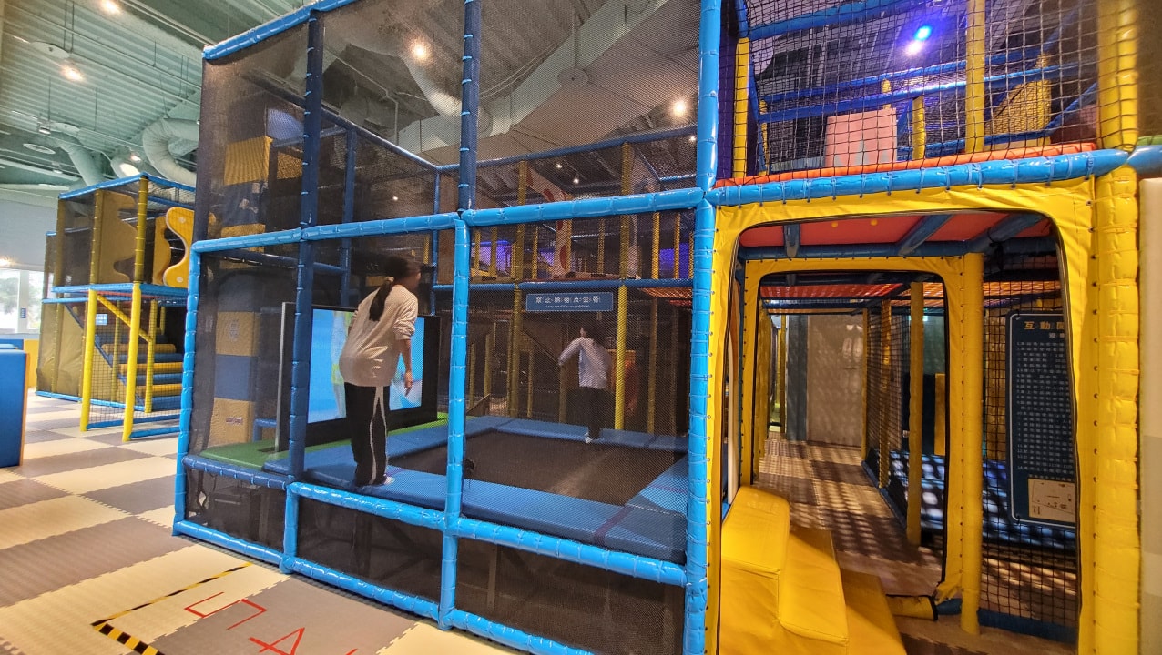 極致放電型的台北室內兒童遊樂場推薦! 爬爬客親子樂園(南港中信店) 全日暢玩只要299 - 第5張圖 極致放電型的台北室內兒童遊樂場推薦! 爬爬客親子樂園(南港中信店) 全日暢玩只要299