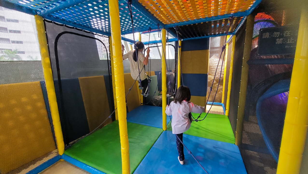 極致放電型的台北室內兒童遊樂場推薦! 爬爬客親子樂園(南港中信店) 全日暢玩只要299 - 第8張圖 極致放電型的台北室內兒童遊樂場推薦! 爬爬客親子樂園(南港中信店) 全日暢玩只要299