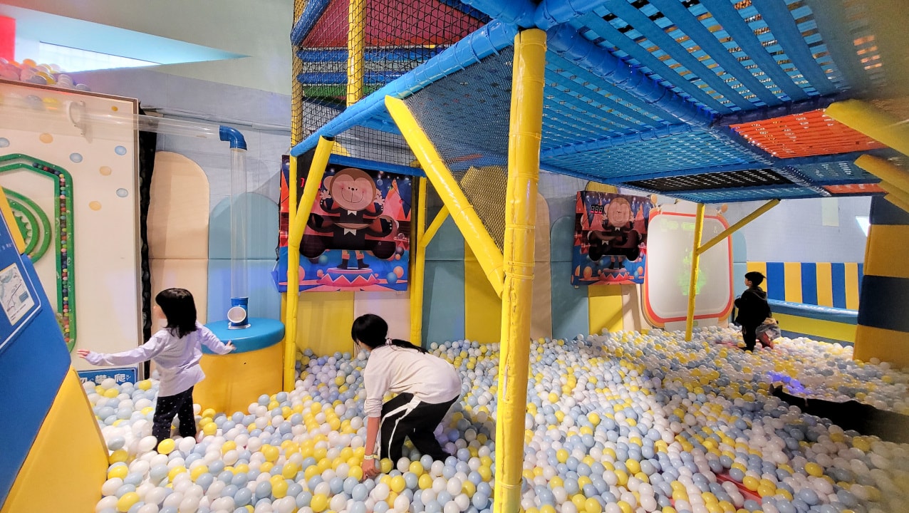 極致放電型的台北室內兒童遊樂場推薦! 爬爬客親子樂園(南港中信店) 全日暢玩只要299 - 第13張圖 極致放電型的台北室內兒童遊樂場推薦! 爬爬客親子樂園(南港中信店) 全日暢玩只要299