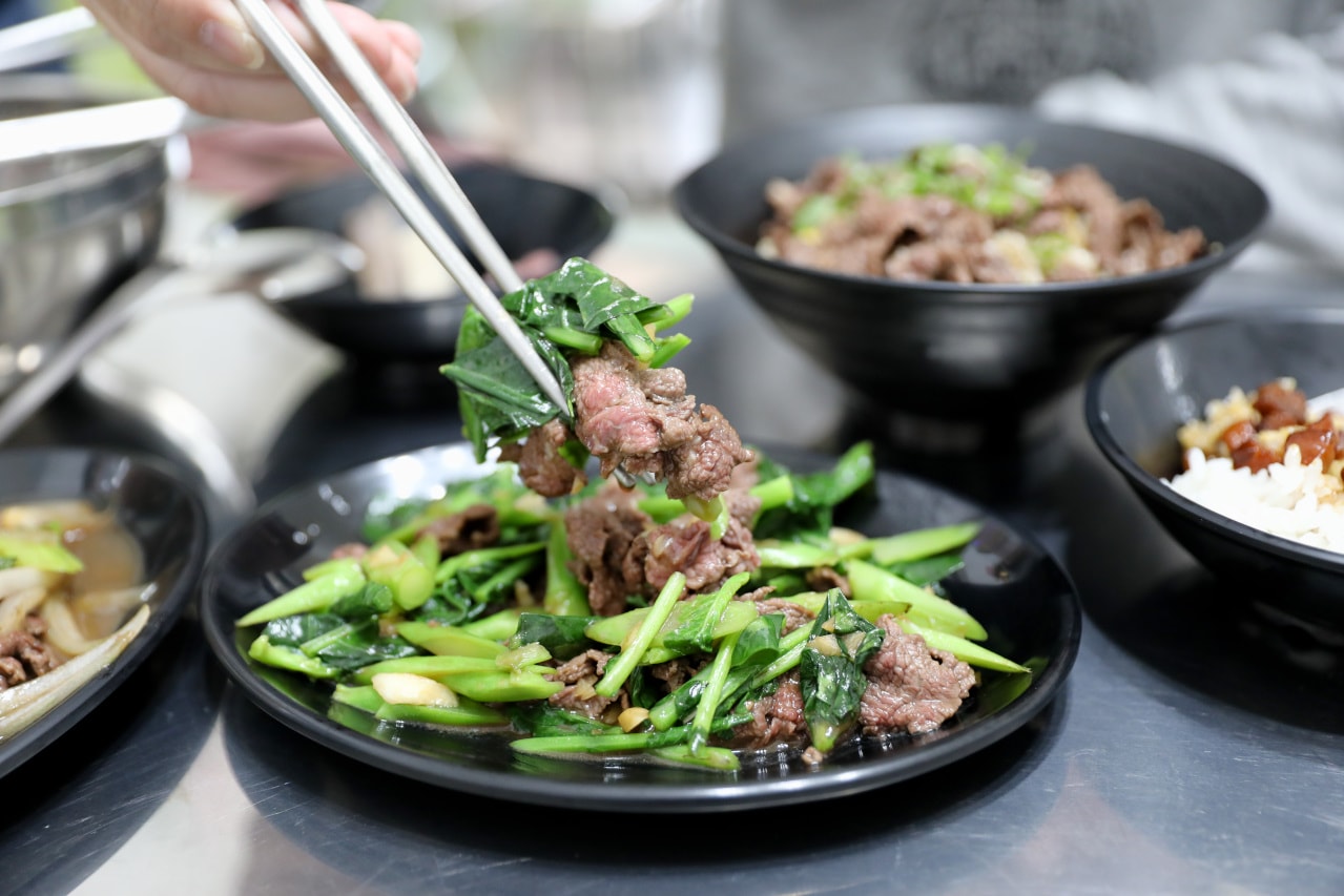 台南西門圓環牛肉湯店新開幕 江江豪牛肉 特色牛肉料理推薦! 水煮牛肉、口水牛肉、乾鍋牛雜