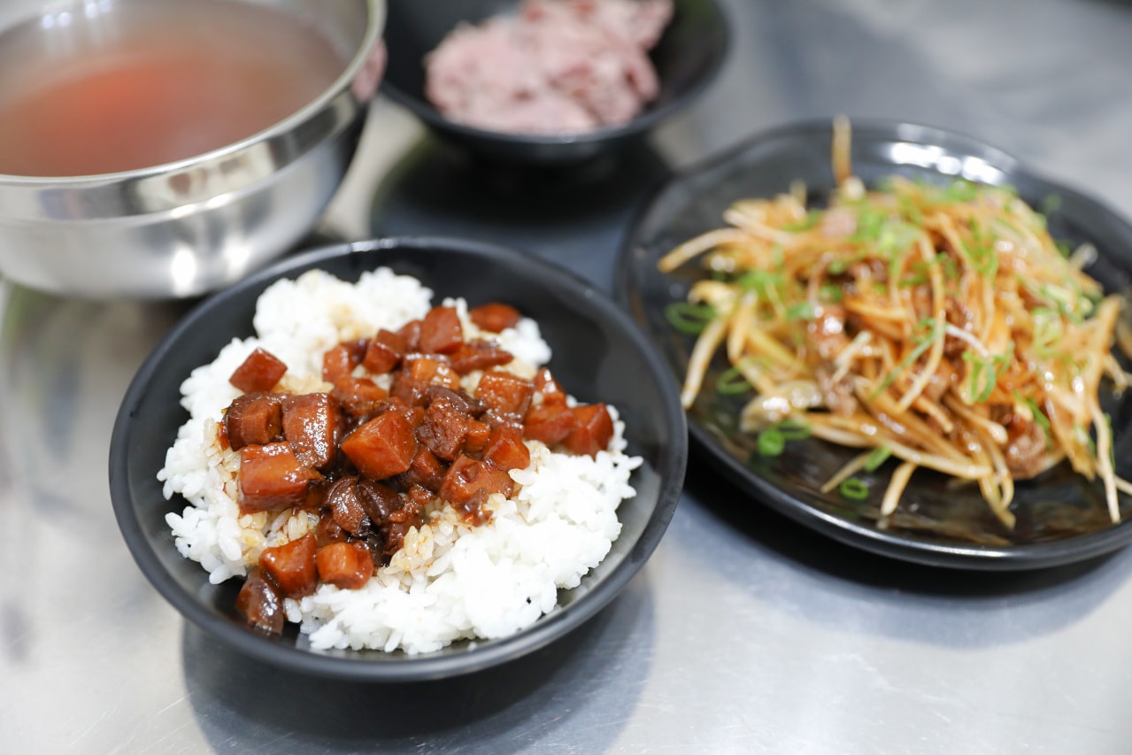 台南西門圓環牛肉湯店新開幕 江江豪牛肉 特色牛肉料理推薦! 水煮牛肉、口水牛肉、乾鍋牛雜