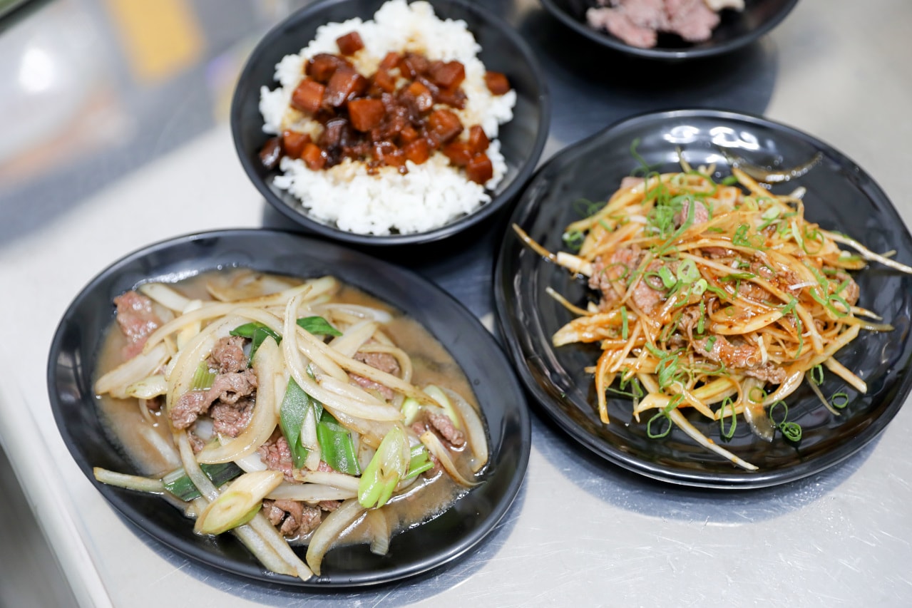 台南西門圓環牛肉湯店新開幕 江江豪牛肉 特色牛肉料理推薦! 水煮牛肉、口水牛肉、乾鍋牛雜