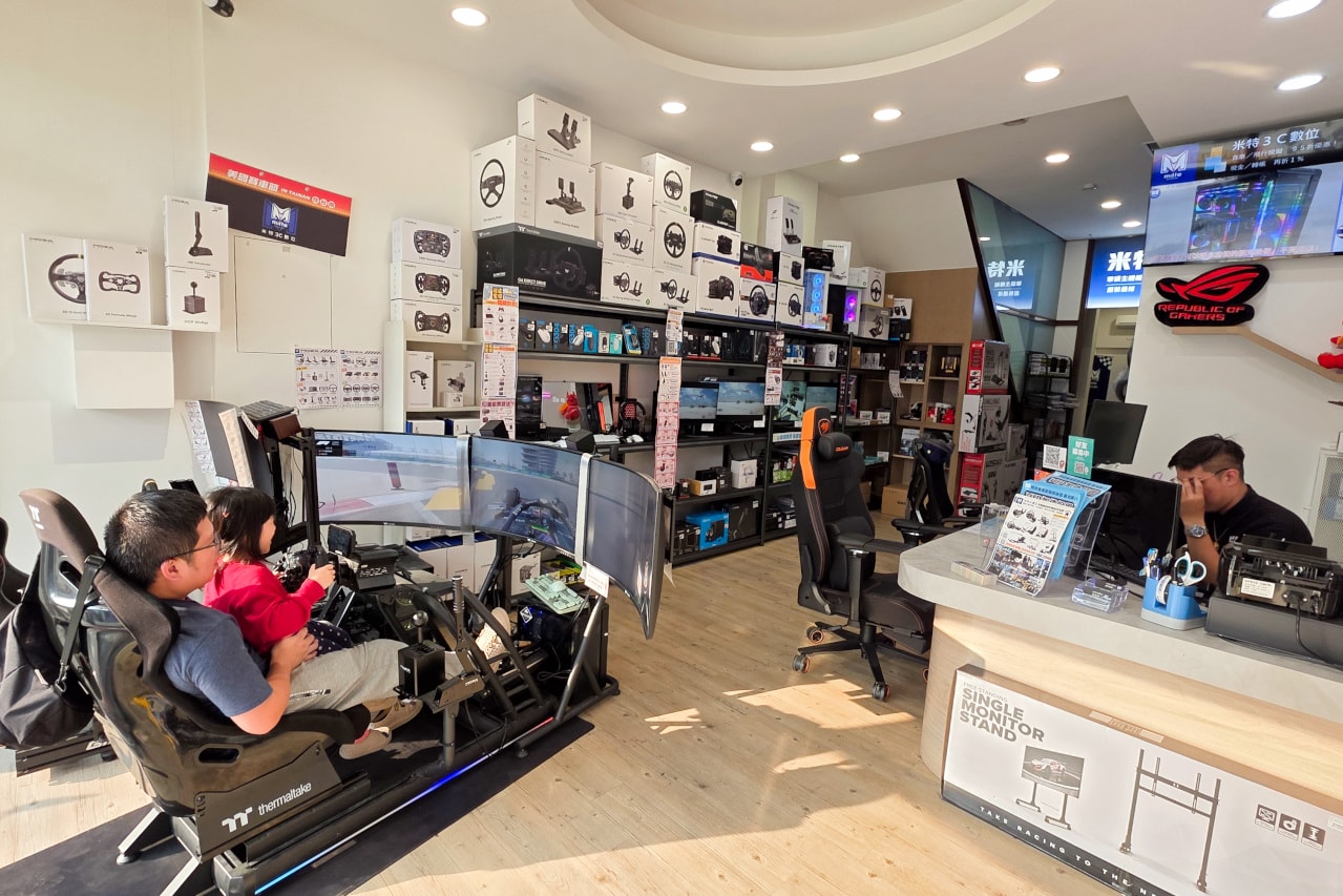 米特3C數位(台南東橋店) 電競周邊販售.賽車模擬器/飛行模擬器設備免費體驗