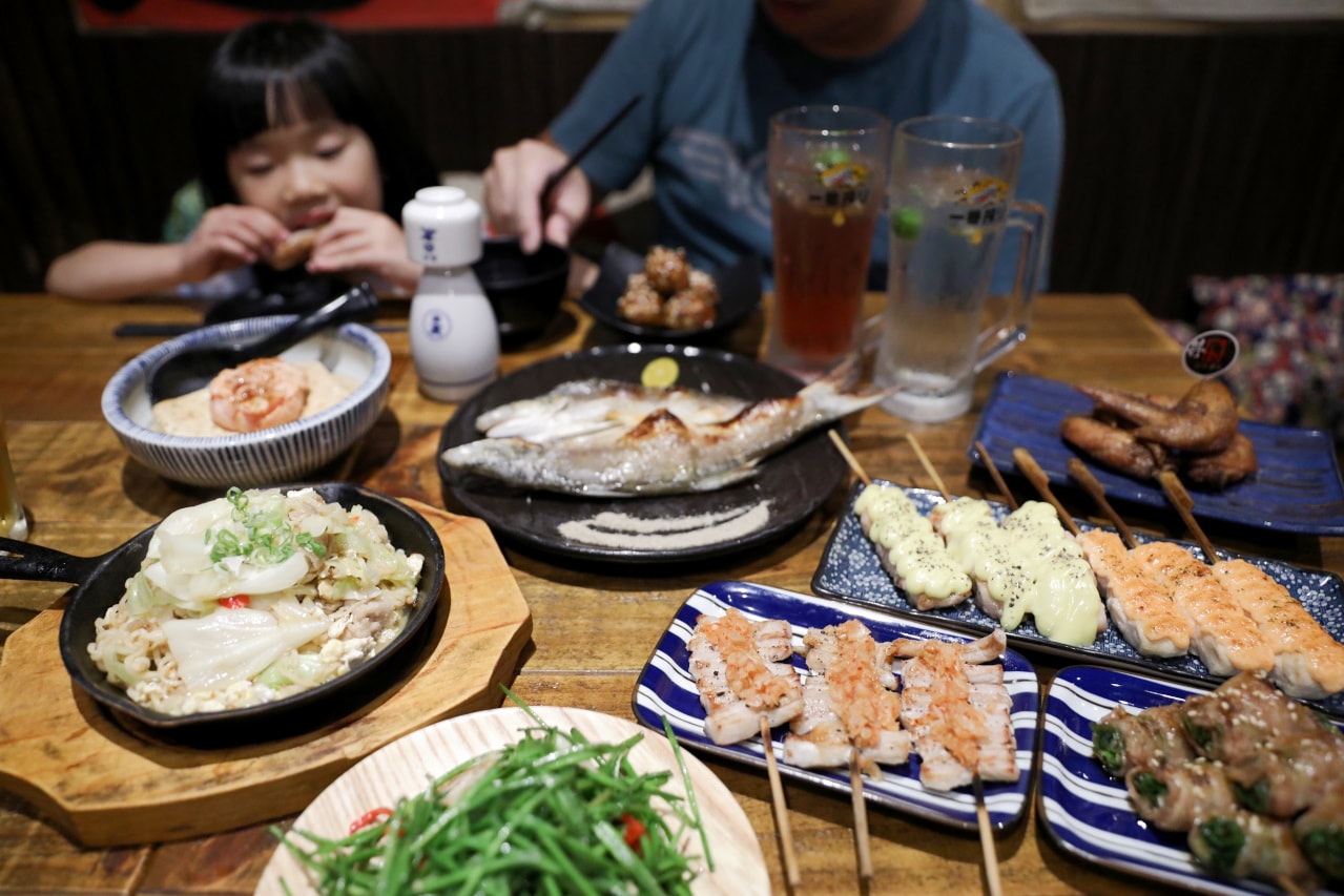 台北信義區日式居酒屋推薦! 激安の食事酒場(市府二號店)平價串燒+酒水無限暢飲,聚餐好地方~ - 第12張圖 台北信義區日式居酒屋推薦! 激安の食事酒場(市府二號店)平價串燒+酒水無限暢飲,聚餐好地方~