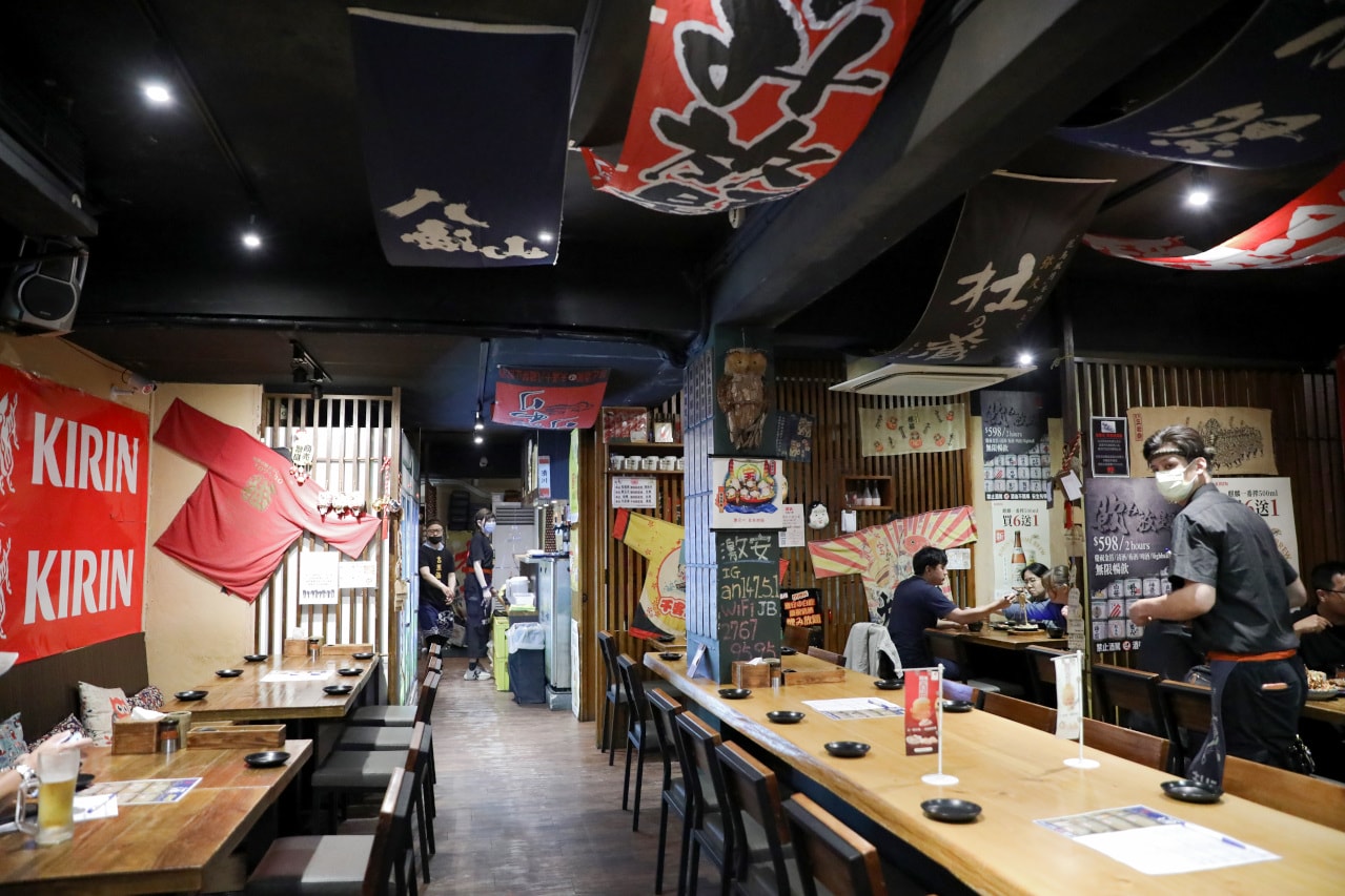 台北信義區日式居酒屋推薦! 激安の食事酒場(市府二號店)平價串燒+酒水無限暢飲,聚餐好地方~ - 第5張圖 台北信義區日式居酒屋推薦! 激安の食事酒場(市府二號店)平價串燒+酒水無限暢飲,聚餐好地方~