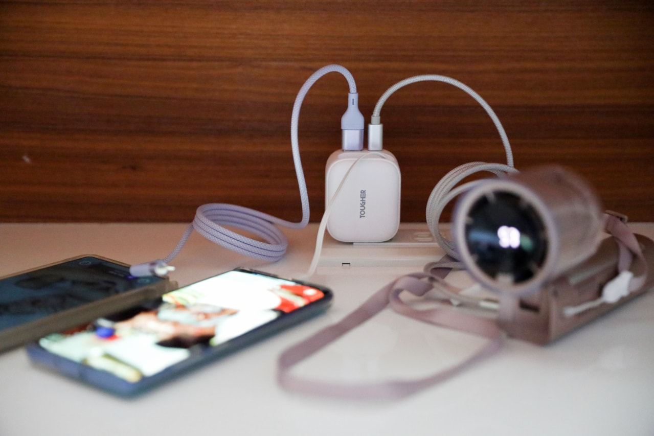TOUGHER Gan 35W伸縮線電源供應器 自帶隱藏式 Type-C 伸縮拉線 輕巧便攜,旅用充電器推薦!