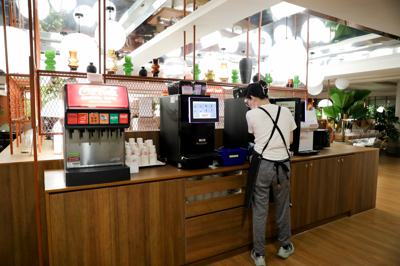 帶孩子來場暑假儀式感!鄰近一中街全新開幕台中丰森飯店 浴缸房型與免費供應麵包、泡麵 - 第21張圖 帶孩子來場暑假儀式感!鄰近一中街全新開幕台中丰森飯店 浴缸房型與免費供應麵包、泡麵
