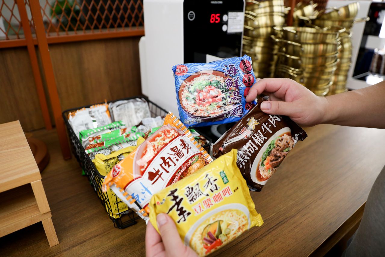 帶孩子來場暑假儀式感!鄰近一中街全新開幕台中丰森飯店 浴缸房型與免費供應麵包、泡麵 - 第22張圖 帶孩子來場暑假儀式感!鄰近一中街全新開幕台中丰森飯店 浴缸房型與免費供應麵包、泡麵