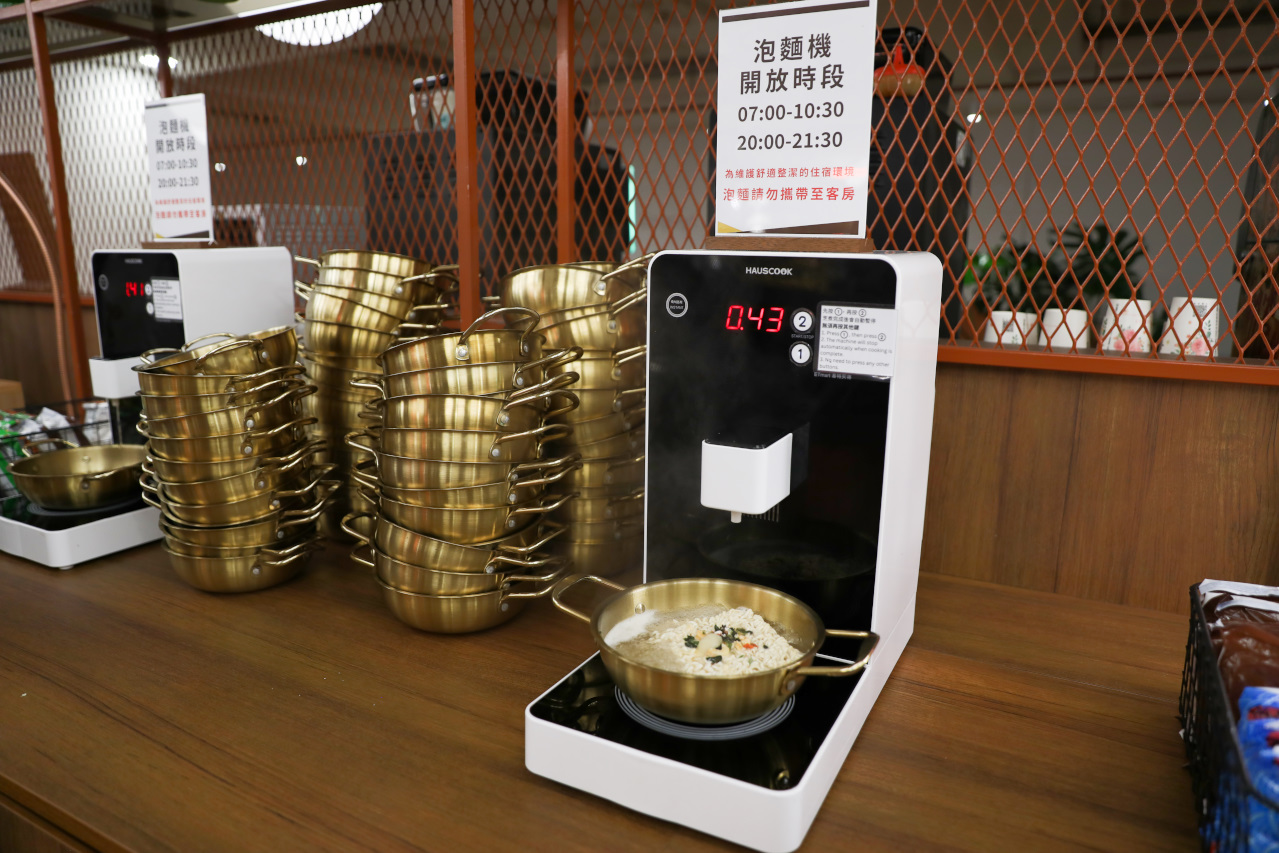 帶孩子來場暑假儀式感!鄰近一中街全新開幕台中丰森飯店 浴缸房型與免費供應麵包、泡麵 - 第23張圖 帶孩子來場暑假儀式感!鄰近一中街全新開幕台中丰森飯店 浴缸房型與免費供應麵包、泡麵