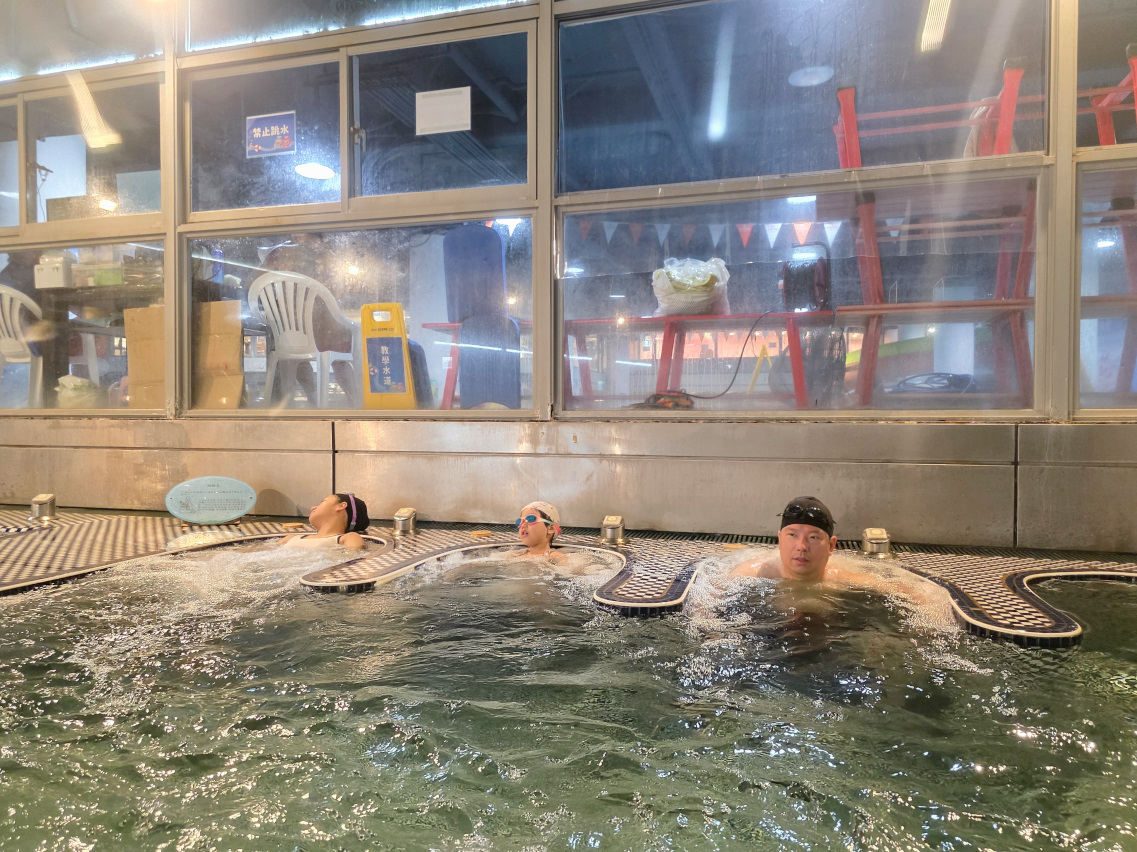 新北蘆洲親子玩水放電推薦! 樂飛翔親子運動樂園 室內溫水泳池.SPA按摩.滑水道 - 第15張圖 新北蘆洲親子玩水放電推薦! 樂飛翔親子運動樂園 室內溫水泳池.SPA按摩.滑水道