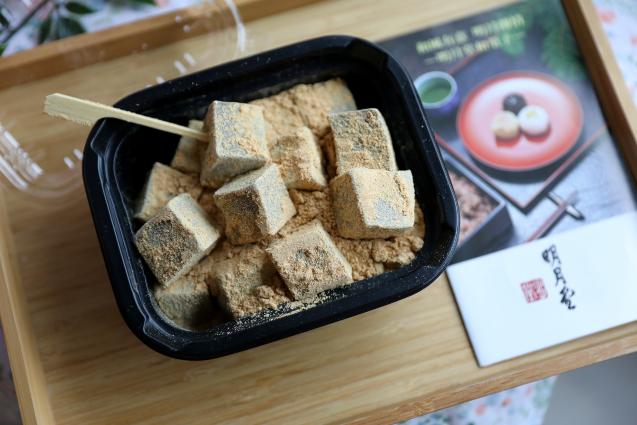 明月堂和菓子全新創新口味! 當日式傳統遇上中東網紅,杜拜巧克力大福、杜拜銅鑼燒,還有超驚艷蕨餅與牛皮推薦! - 第18張圖 明月堂和菓子全新創新口味! 當日式傳統遇上中東網紅,杜拜巧克力大福、杜拜銅鑼燒,還有超驚艷蕨餅與牛皮推薦!
