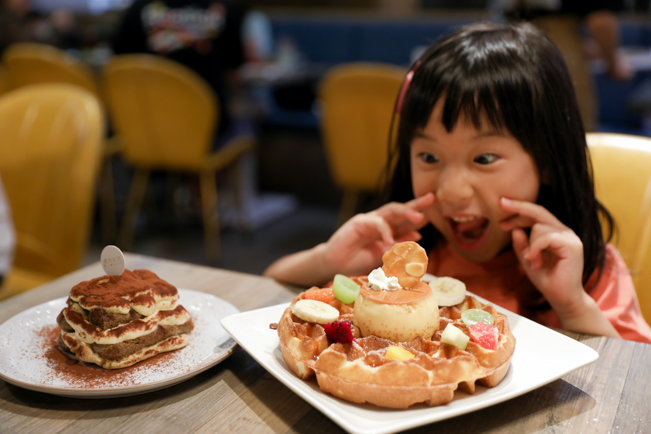 內湖聚餐推薦! 漫時生活 Leisure time 港墘站百坪質感咖啡廳! 義大利麵、手工披薩與手作甜點,平日不限時的晚餐放鬆好去處