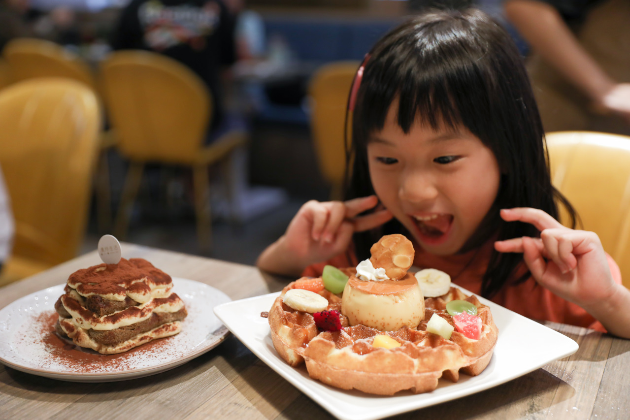 內湖聚餐推薦! 漫時生活 Leisure time 港墘站百坪質感咖啡廳! 義大利麵、手工披薩與手作甜點,平日不限時的晚餐放鬆好去處