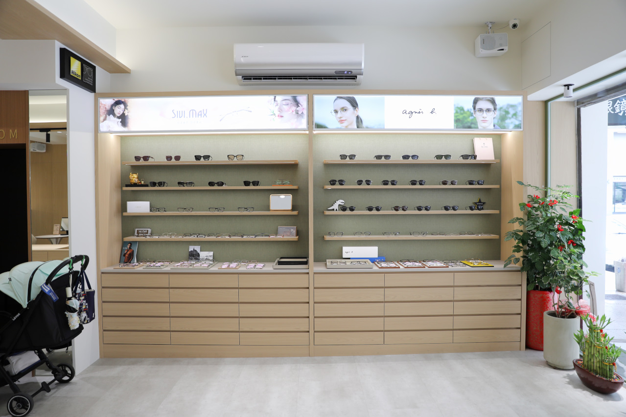 台北士林眼鏡店推薦!柚比眼鏡 質感空間與親子友善眼鏡行,兒童鏡框挑選心得 - 第6張圖 台北士林眼鏡店推薦!柚比眼鏡 質感空間與親子友善眼鏡行,兒童鏡框挑選心得