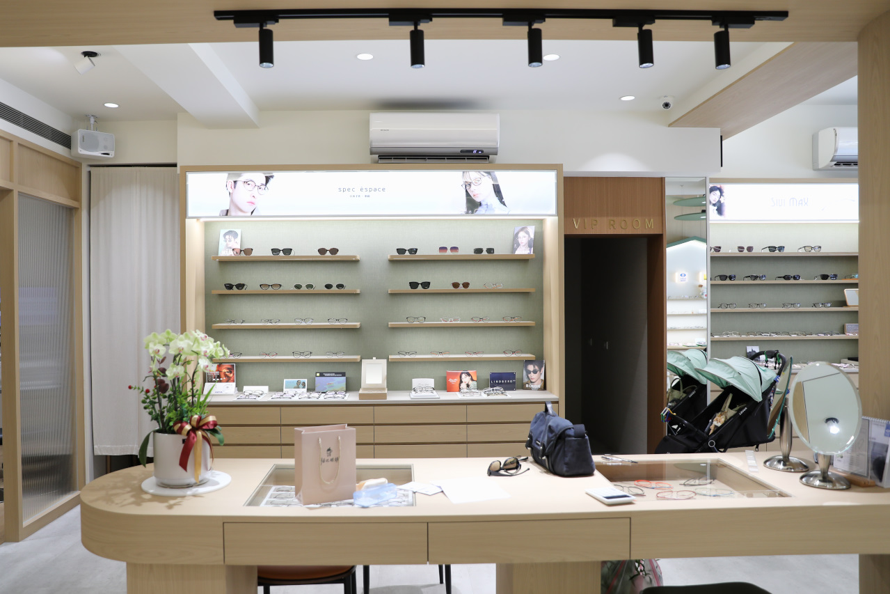 台北士林眼鏡店推薦!柚比眼鏡 質感空間與親子友善眼鏡行,兒童鏡框挑選心得 - 第4張圖 台北士林眼鏡店推薦!柚比眼鏡 質感空間與親子友善眼鏡行,兒童鏡框挑選心得