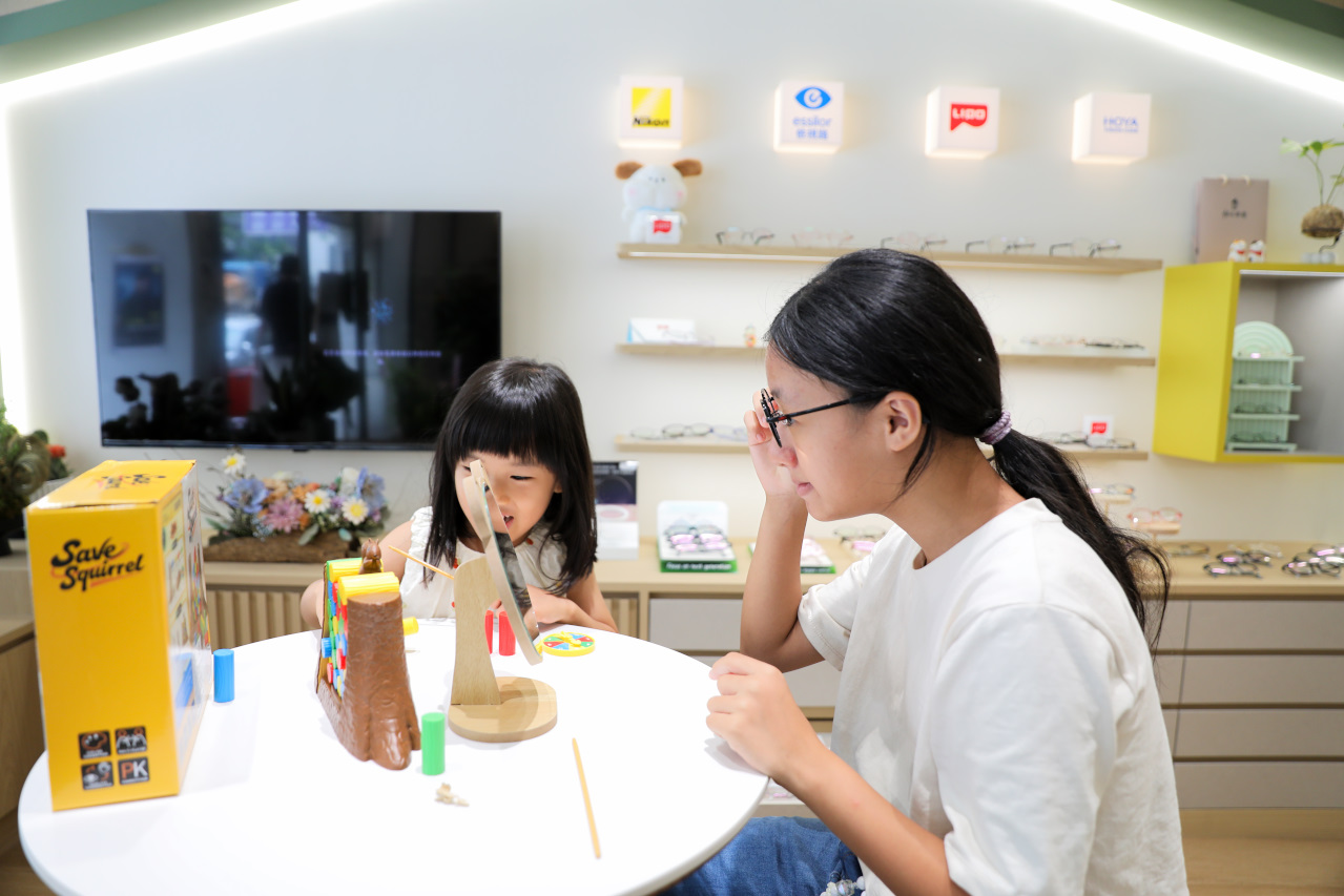 台北士林眼鏡店推薦!柚比眼鏡 質感空間與親子友善眼鏡行,兒童鏡框挑選心得 - 第20張圖 台北士林眼鏡店推薦!柚比眼鏡 質感空間與親子友善眼鏡行,兒童鏡框挑選心得