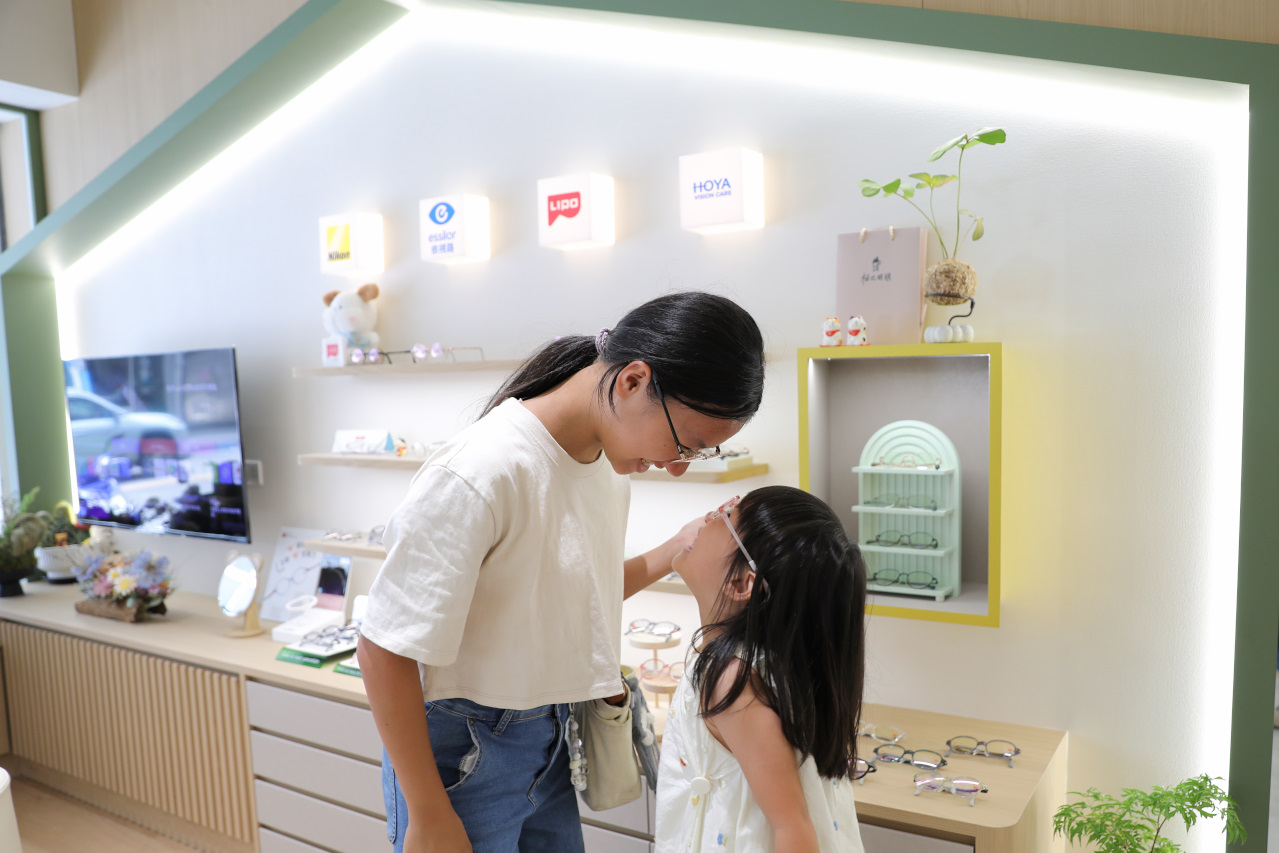 台北士林眼鏡店推薦!柚比眼鏡 質感空間與親子友善眼鏡行,兒童鏡框挑選心得 - 第12張圖 台北士林眼鏡店推薦!柚比眼鏡 質感空間與親子友善眼鏡行,兒童鏡框挑選心得